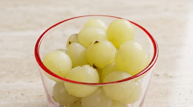 Rasgula (White).